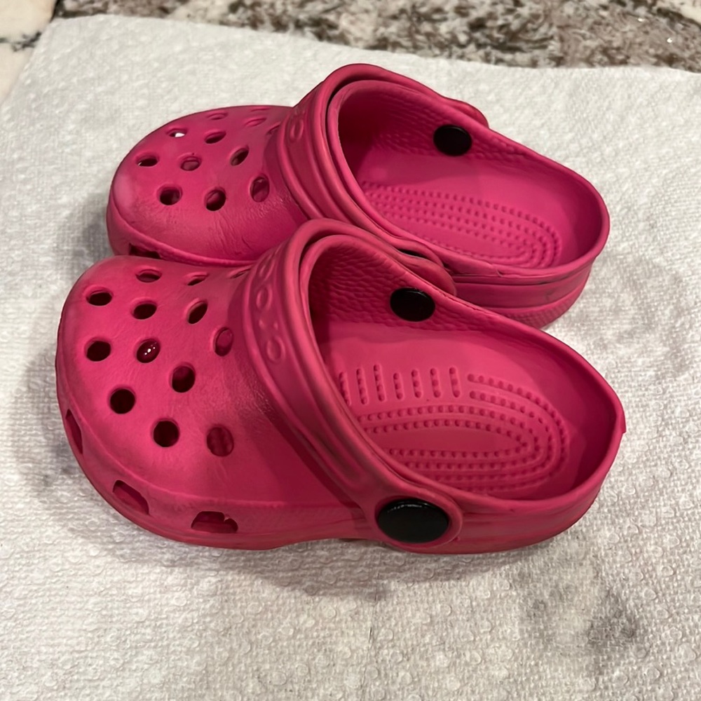 Pink crocs